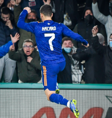 ikke lett! Hazard scoret til slutt sitt første mål for sesongen etter mer enn en halv sesong